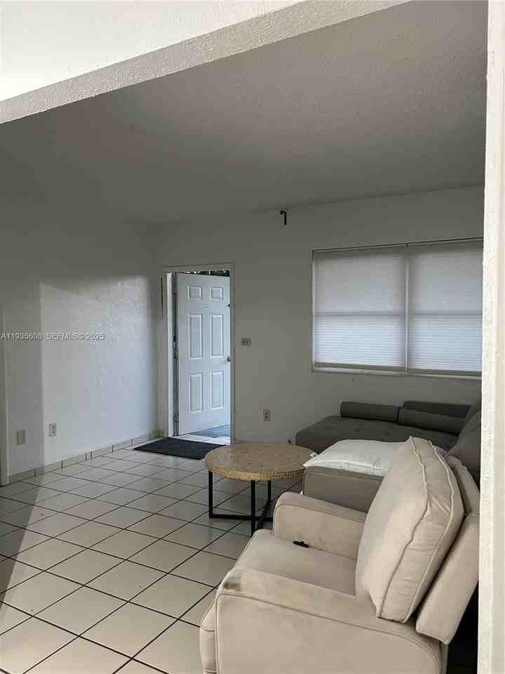 1239 Marseille Dr #7 - Photo 2 of 5