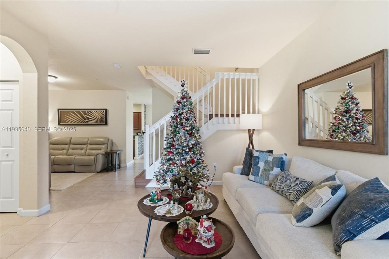 165 Emerald Creek Ter - Photo 4 of 29