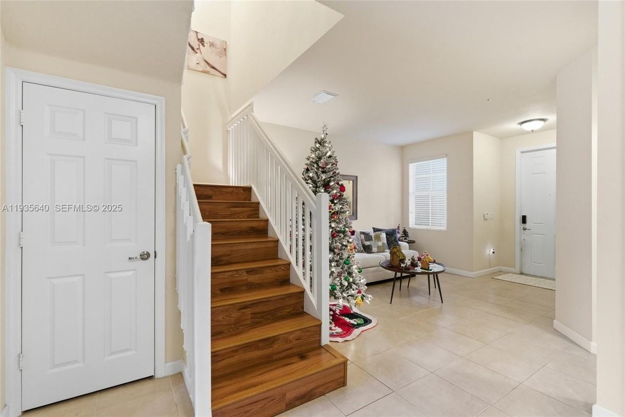 165 Emerald Creek Ter - Photo 5 of 29