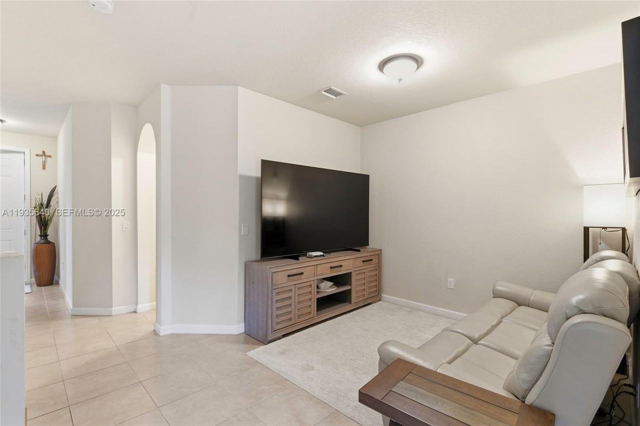 165 Emerald Creek Ter - Photo 7 of 29