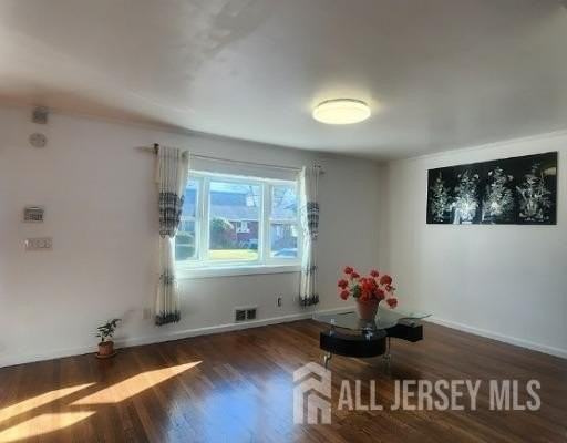 1925 Verona Ave - Photo 5 of 33