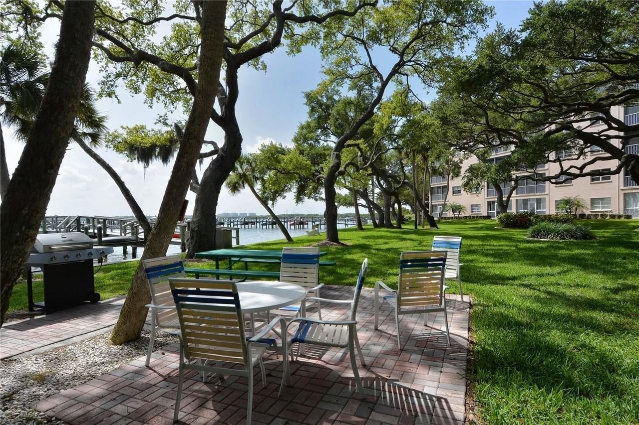 8625 Midnight Pass Rd #305B - Photo 7 of 38