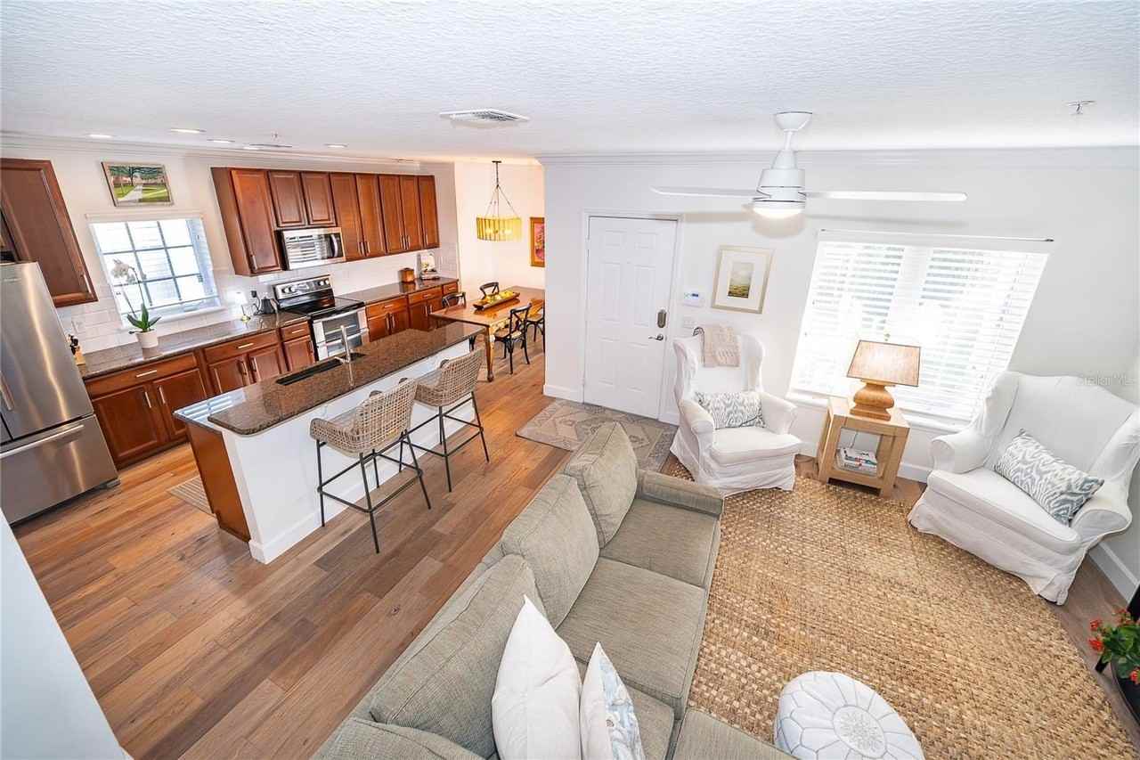 2823 Wilford Ave - Photo 4 of 50