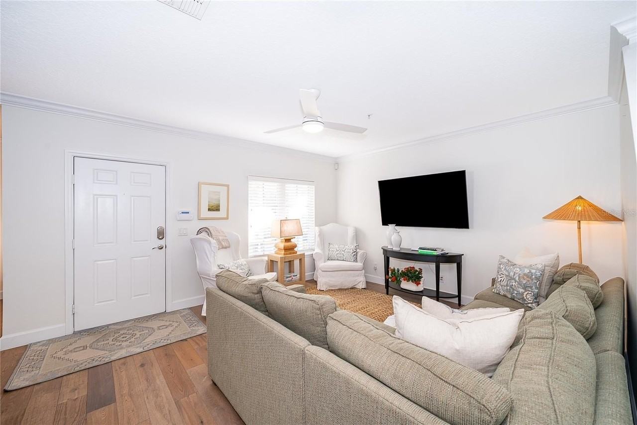 2823 Wilford Ave - Photo 6 of 50