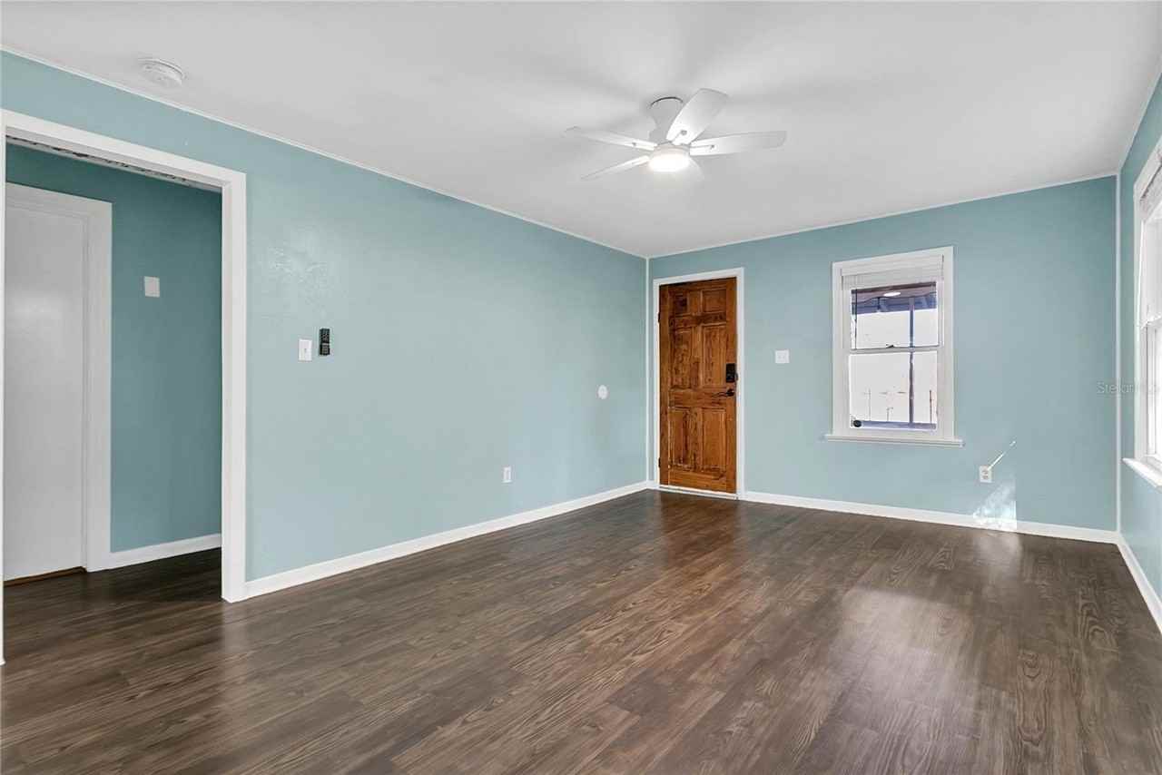 1204 34th St - Photo 7 of 26