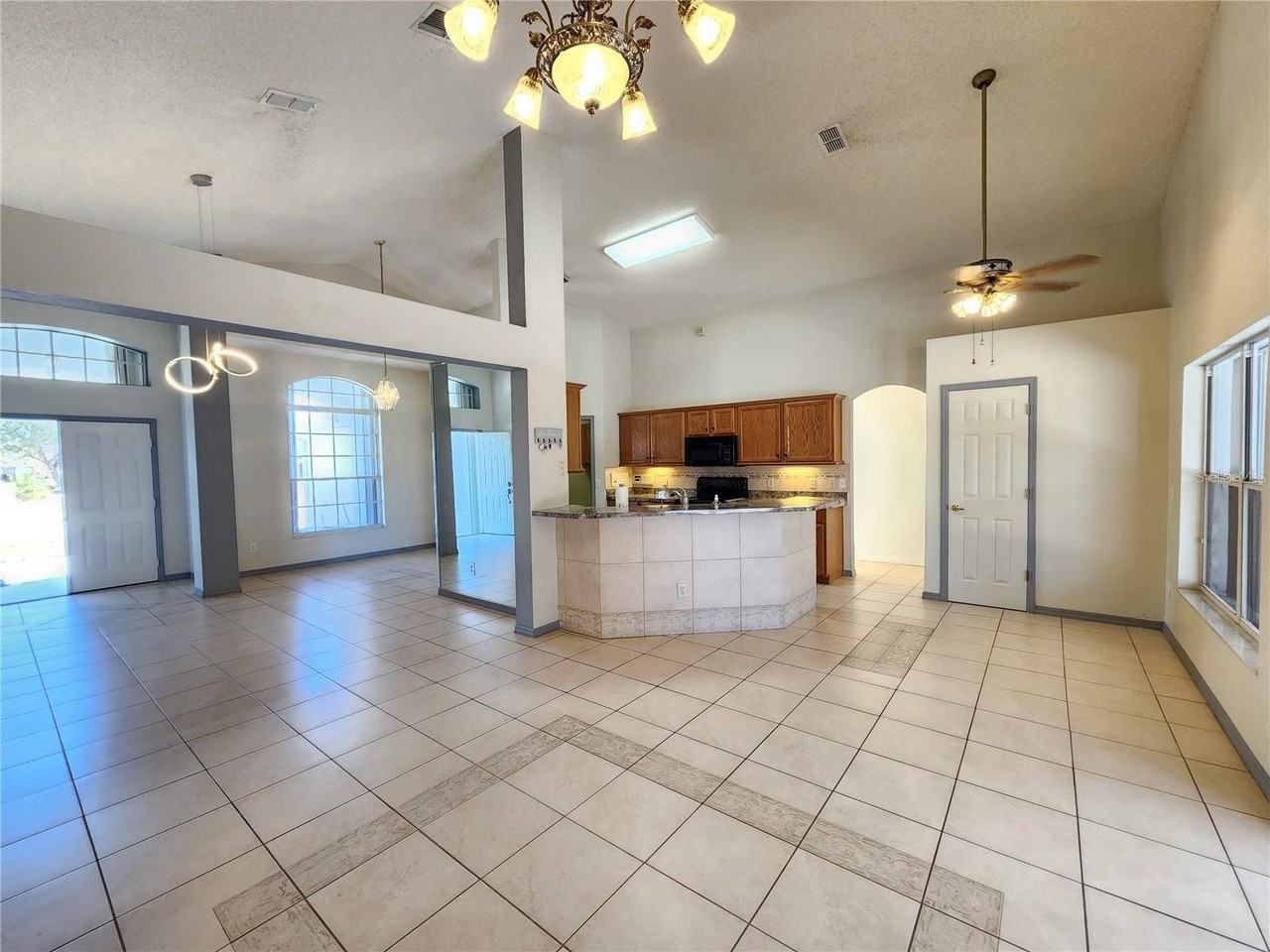 2303 Laurel Pine Ln - Photo 4 of 20