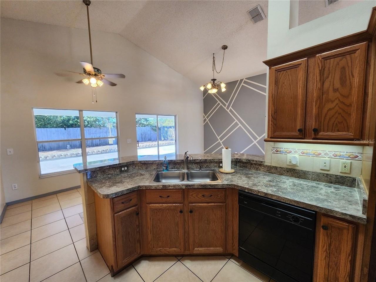 2303 Laurel Pine Ln - Photo 7 of 20