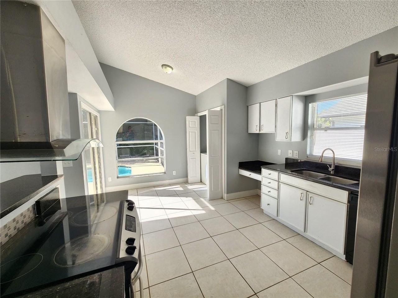 12516 Britwell Ct - Photo 6 of 18