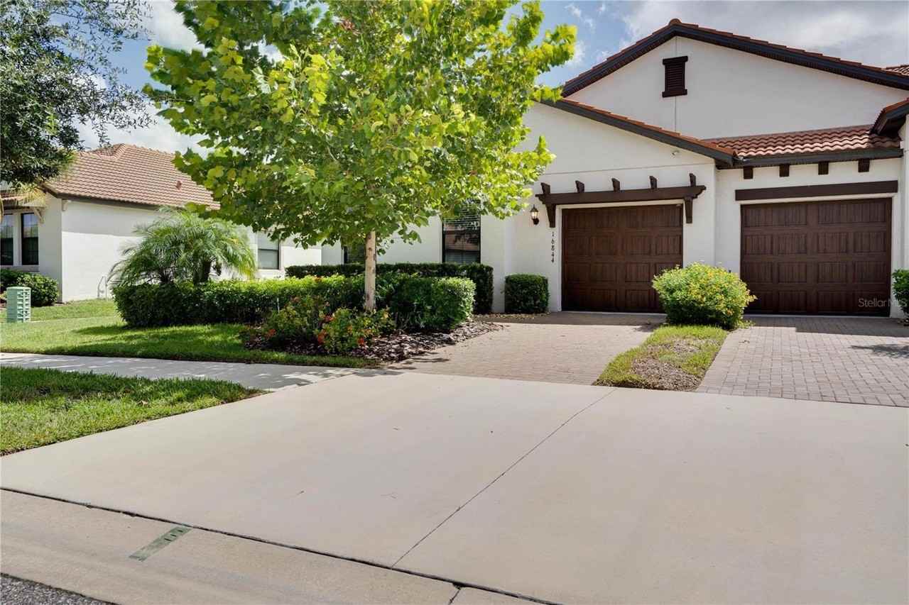 16844 Whisper Elm St - Photo 2 of 35