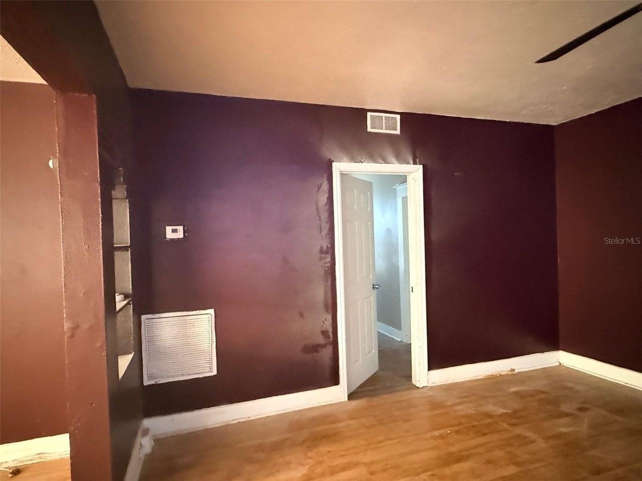 2912 Ybor St - Photo 7 of 24