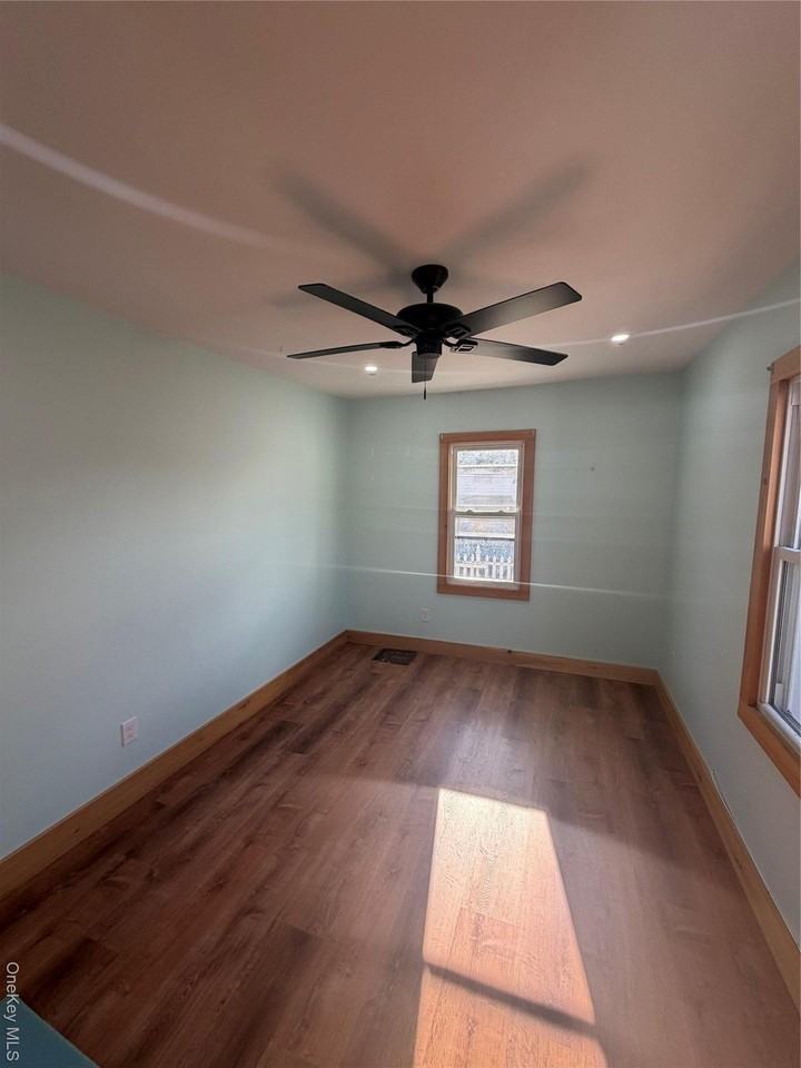 80 Old Glenham Rd - Photo 5 of 10