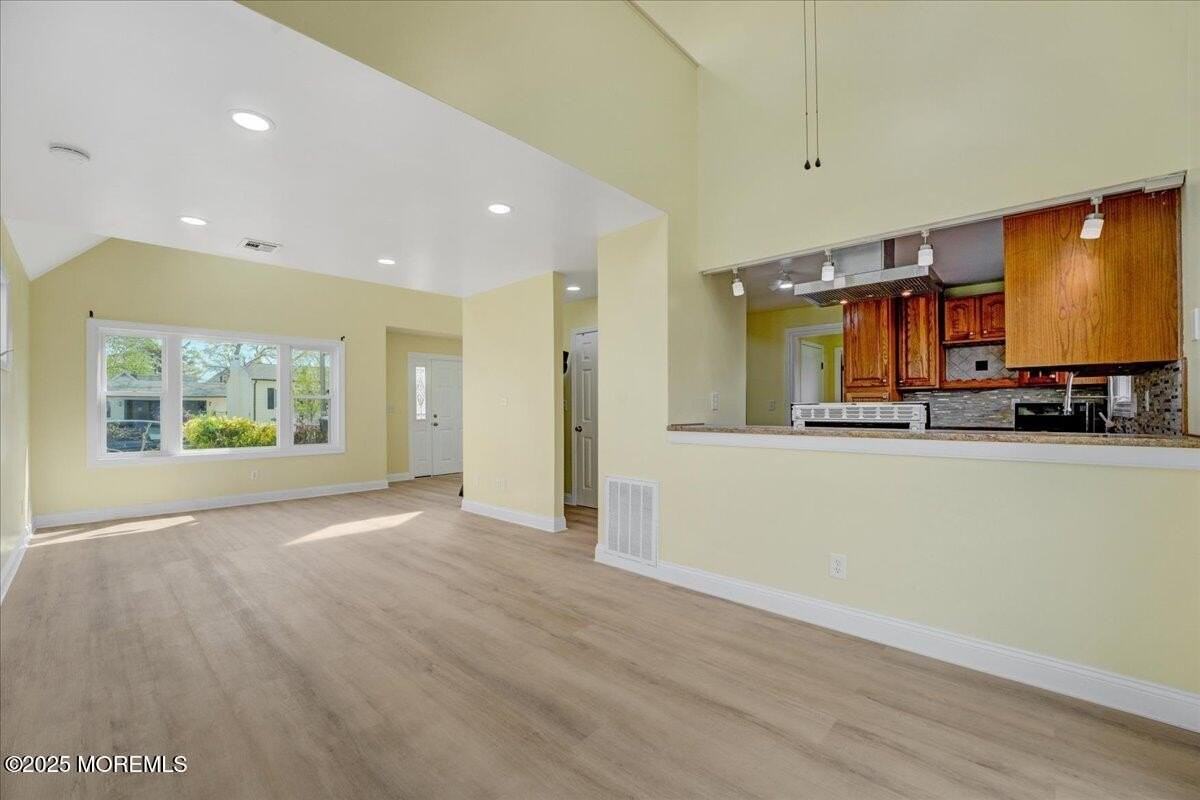 29 Lohsen Ave - Photo 7 of 25