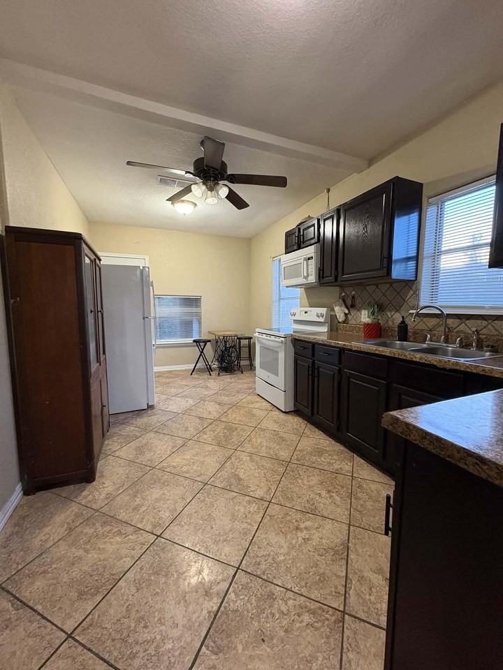 E Alabama St - Photo 5 of 21