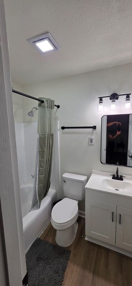 Nw 35th Ter - Photo 2 of 11