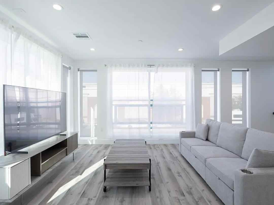 W 35th St - Photo 3 of 18