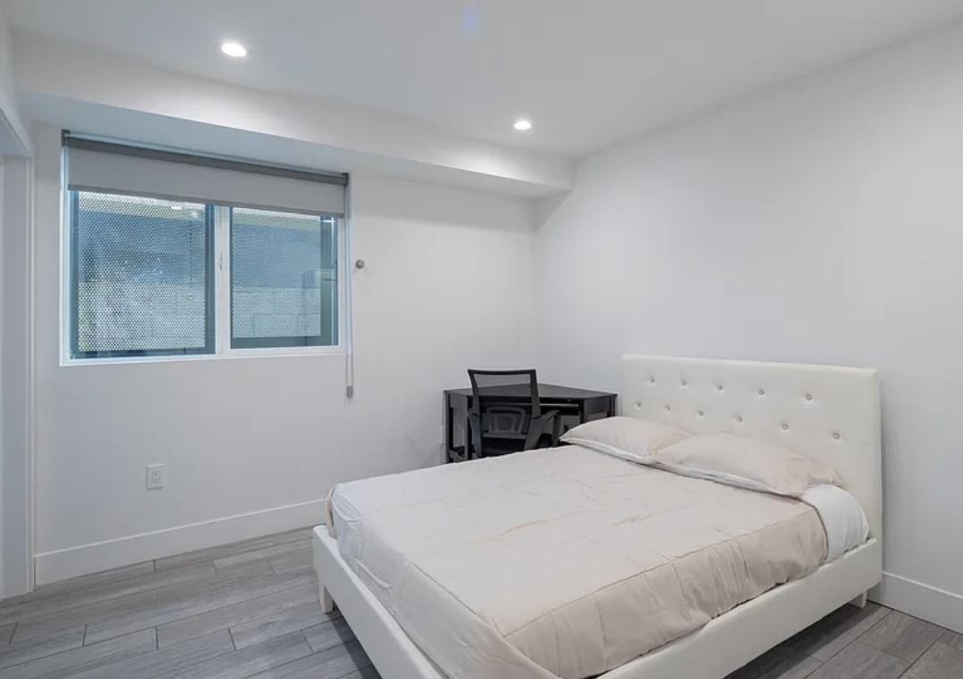 W 35th St - Photo 6 of 18