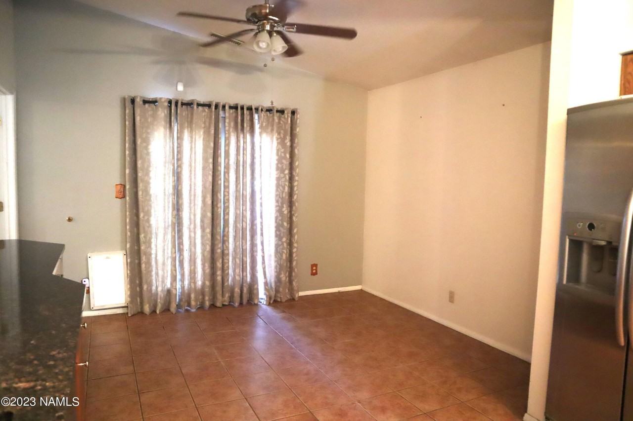 6160 N Christmas Tree Ln - Photo 4 of 22