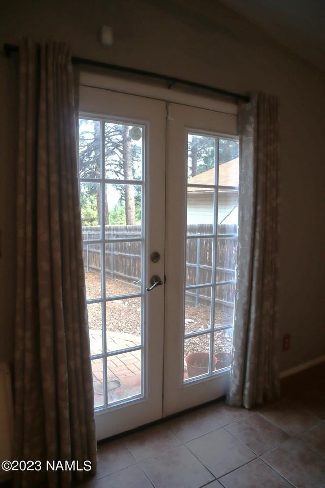 6160 N Christmas Tree Ln - Photo 5 of 22