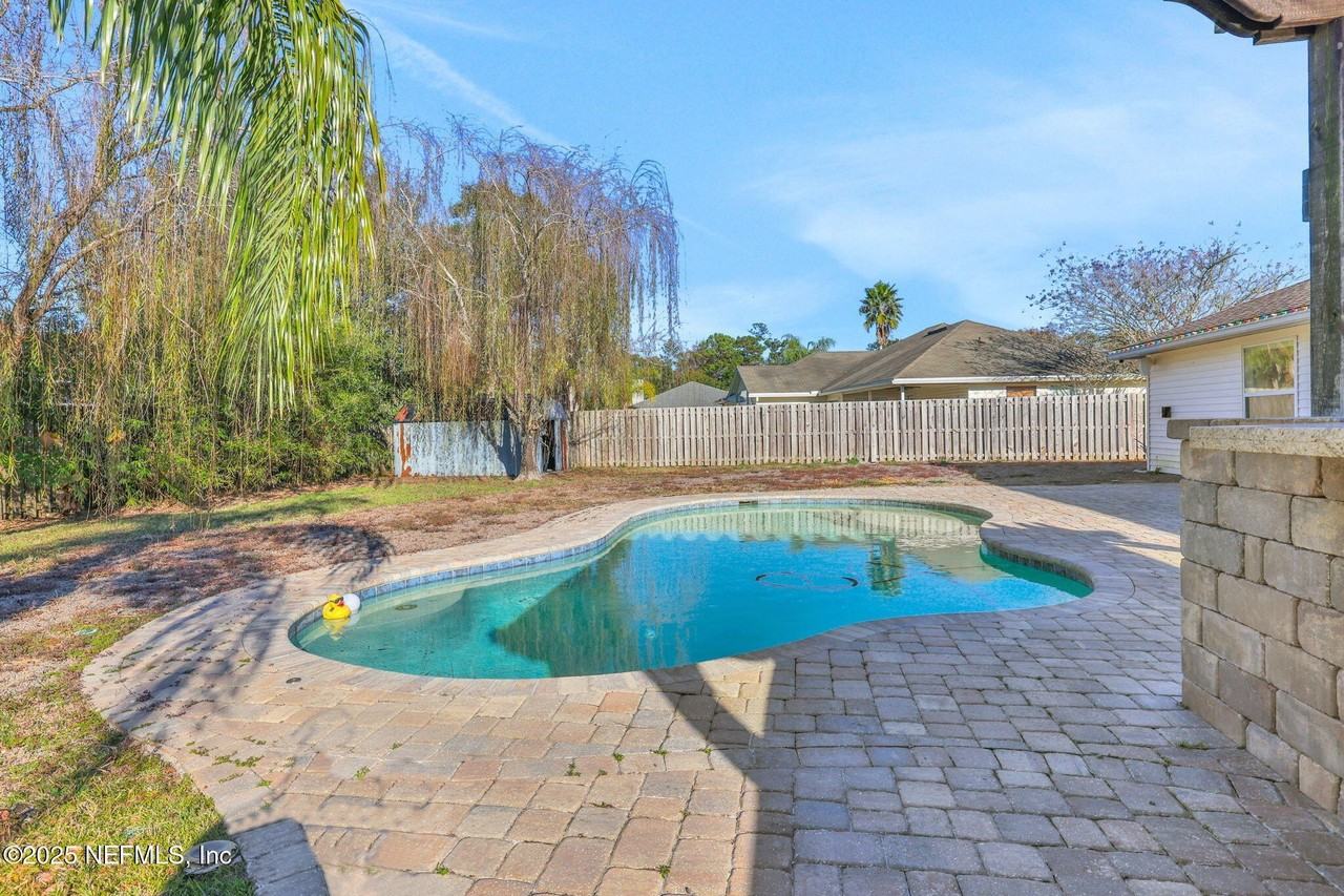 1453 Lindseys Crossing Dr - Photo 7 of 41