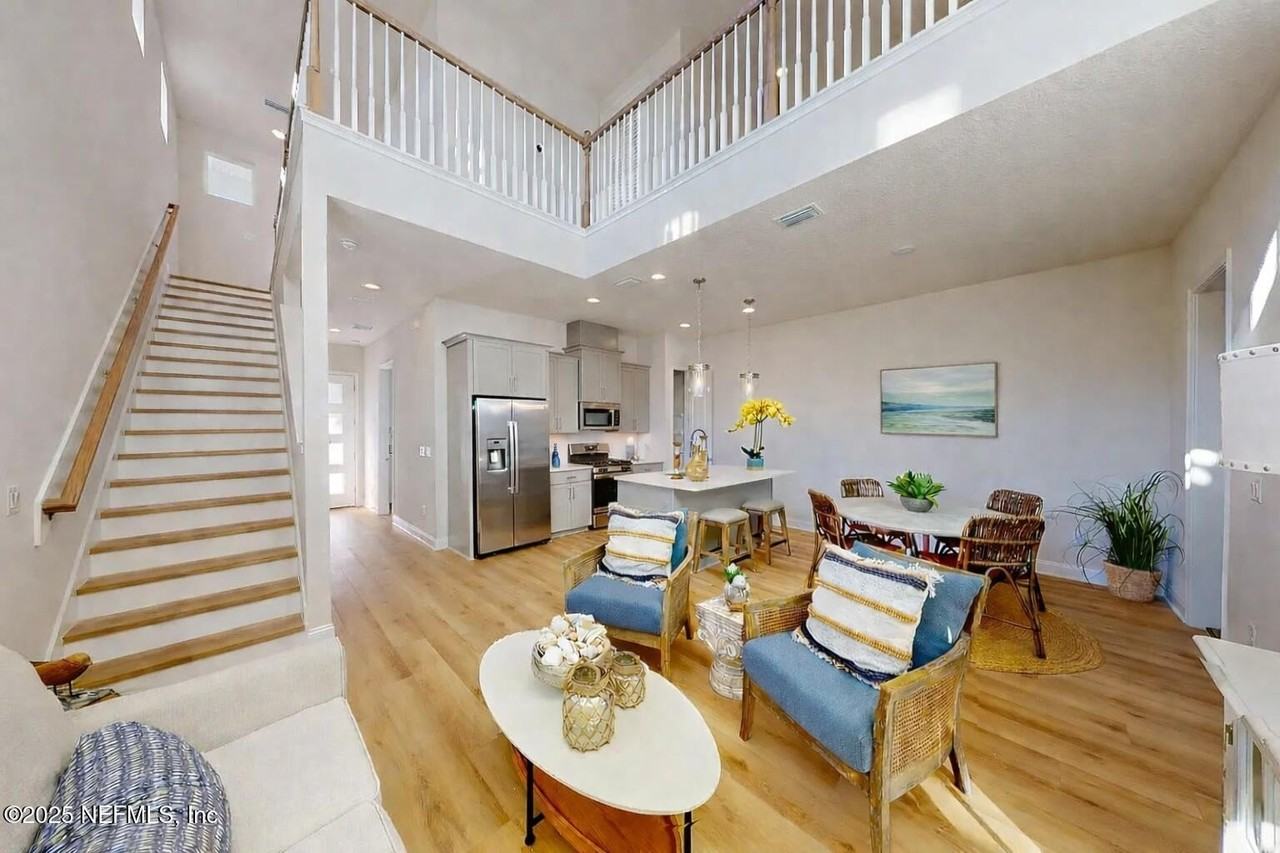 19 Spinney Ln - Photo 2 of 12