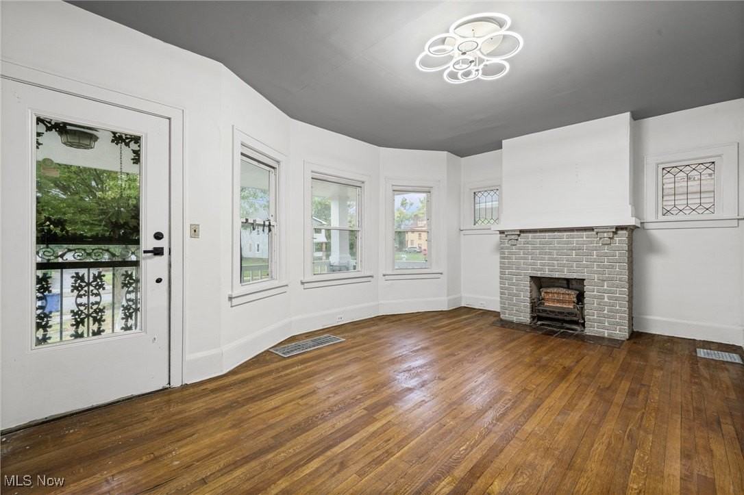 3303 E 118th St - Photo 4 of 23