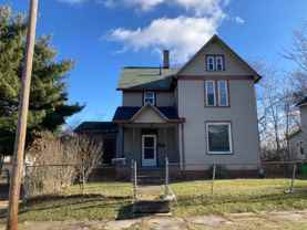 736 S Seneca Ave - Photo 1 of 1