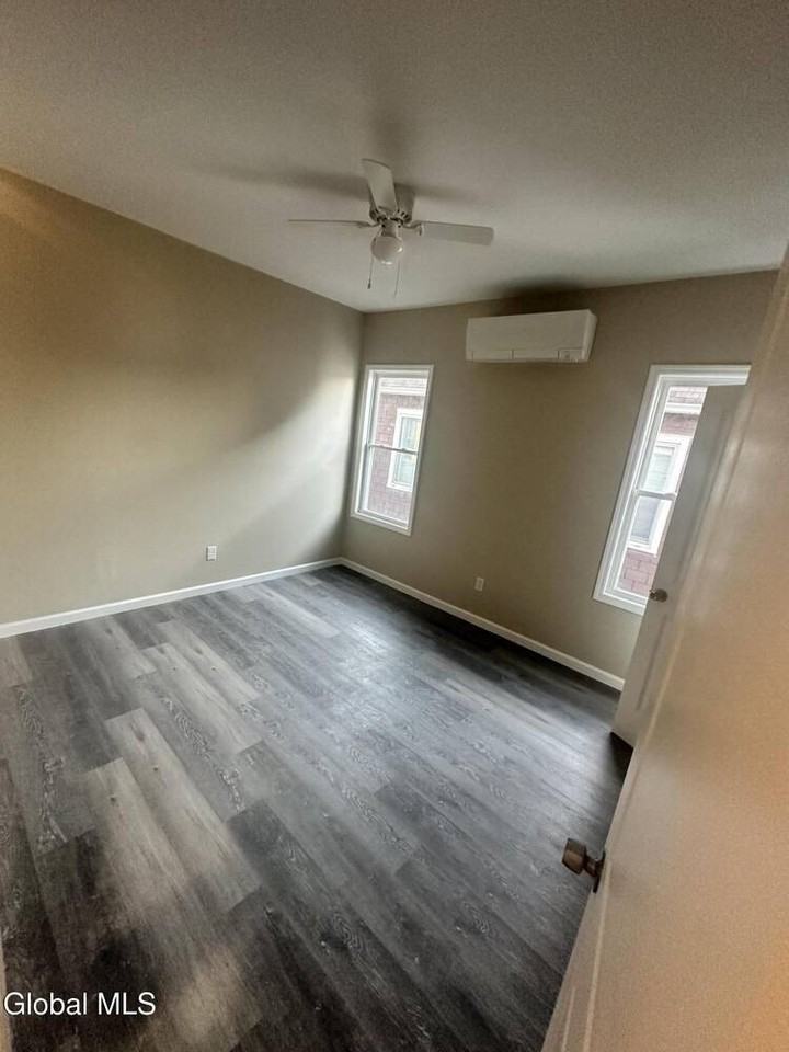 22 Wilson Ave #2 - Photo 4 of 11