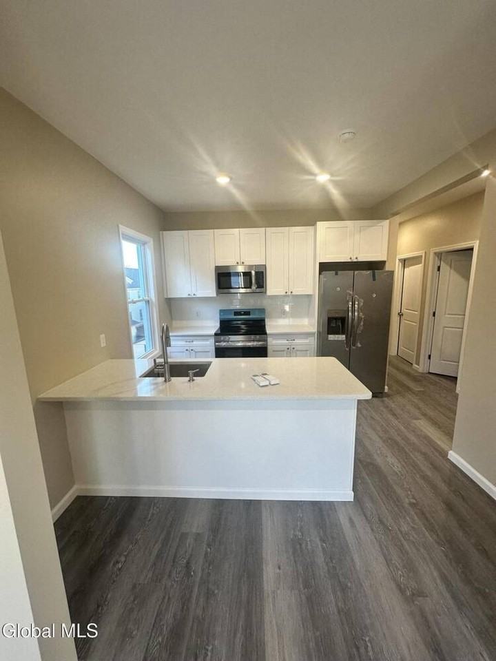 22 Wilson Ave #2 - Photo 7 of 11