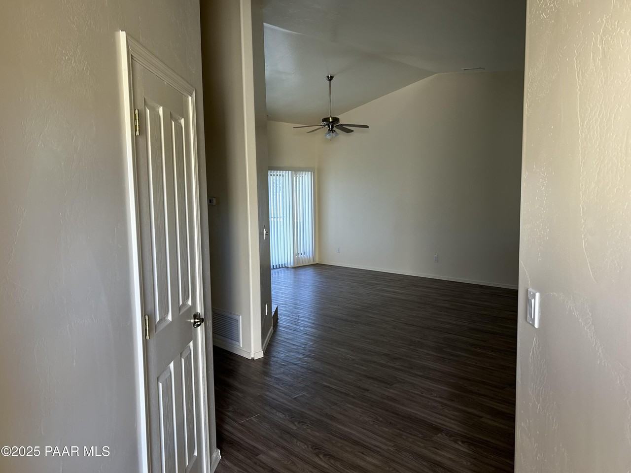 2361 Sequoia Dr - Photo 6 of 8