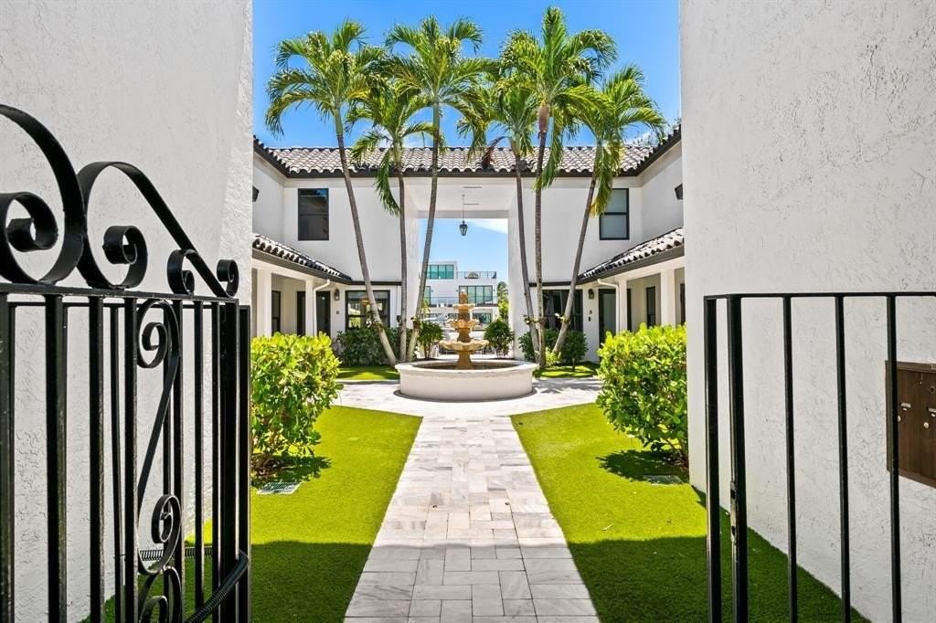 1524 Se 12th St #1 - Photo 5 of 31