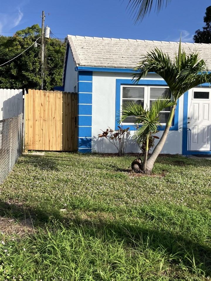 949 30th St - Photo 2 of 26