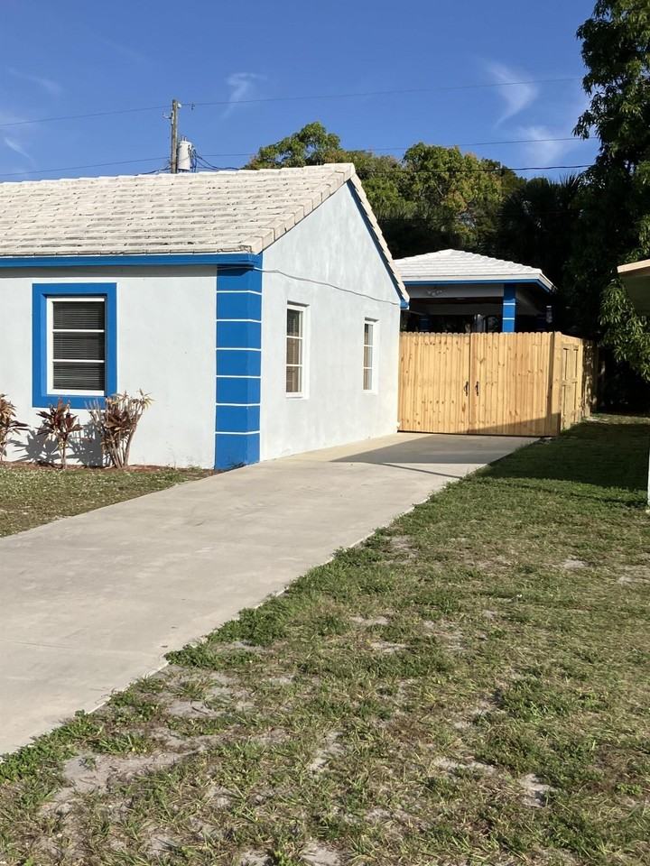 949 30th St - Photo 4 of 26