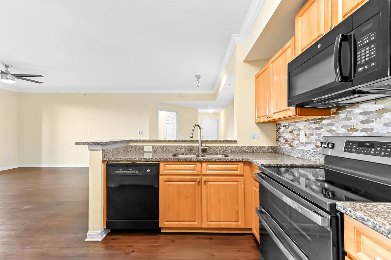 15105 Michelangelo Blvd #106 - Photo 6 of 25