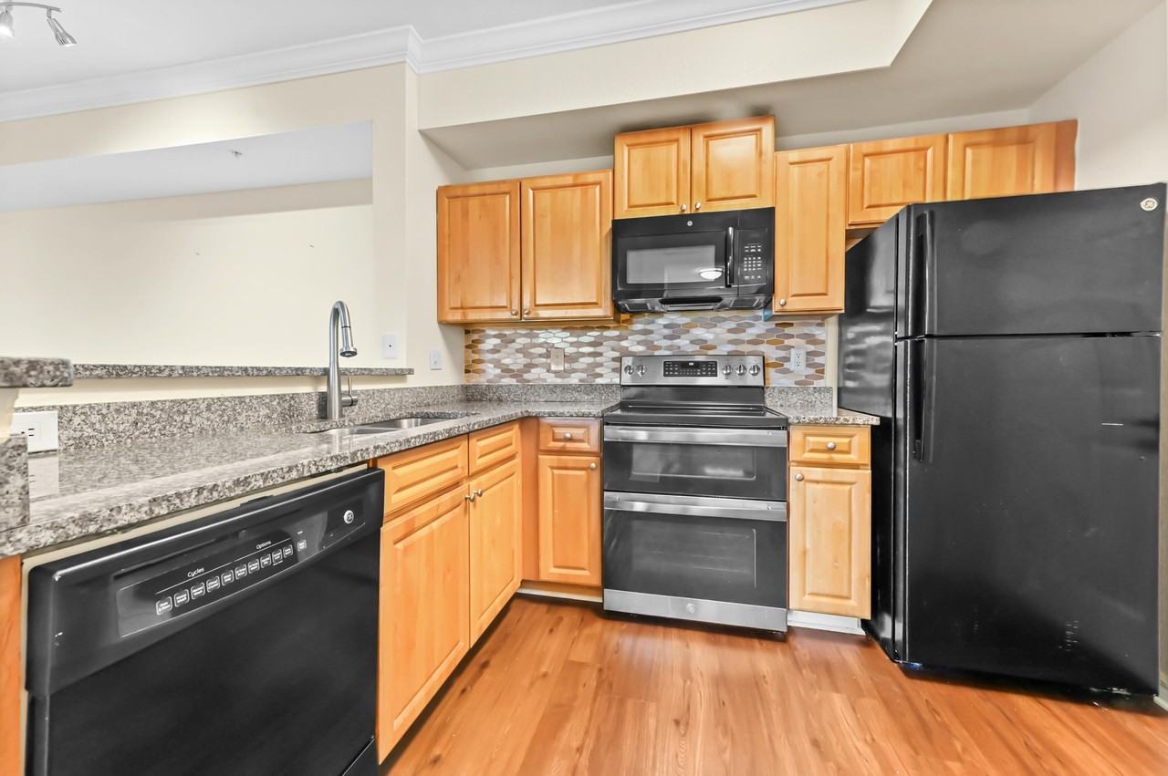 15105 Michelangelo Blvd #106 - Photo 7 of 25