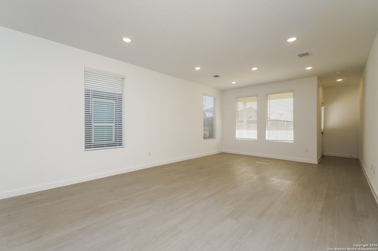 11714 Carolina Rose - Photo 4 of 16