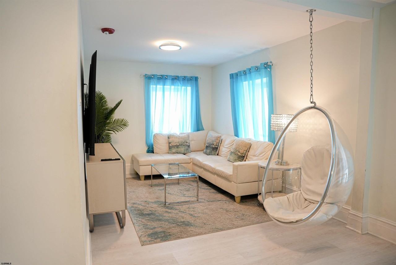 112 N California Ave - Photo 2 of 14