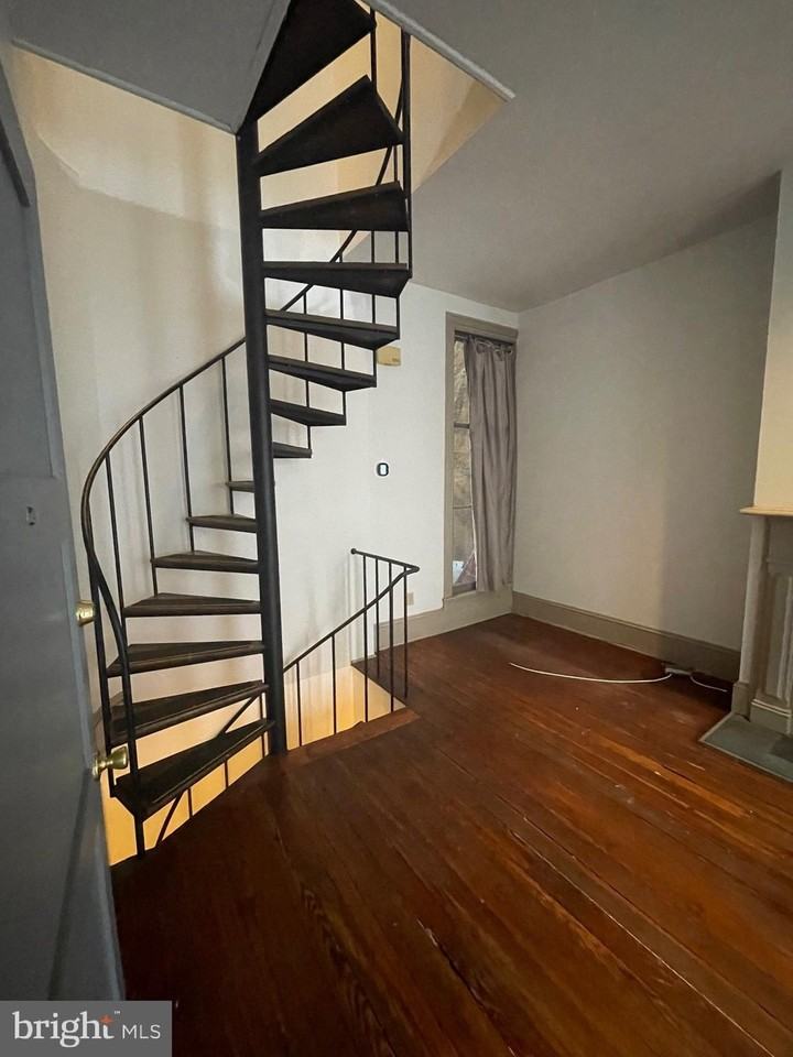 222 Warren Ave Apt 1f #1F - Photo 4 of 15