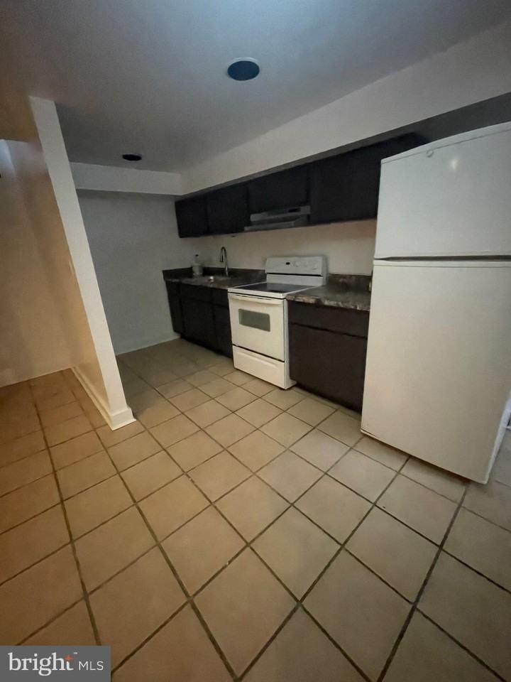 222 Warren Ave Apt 1f #1F - Photo 7 of 15