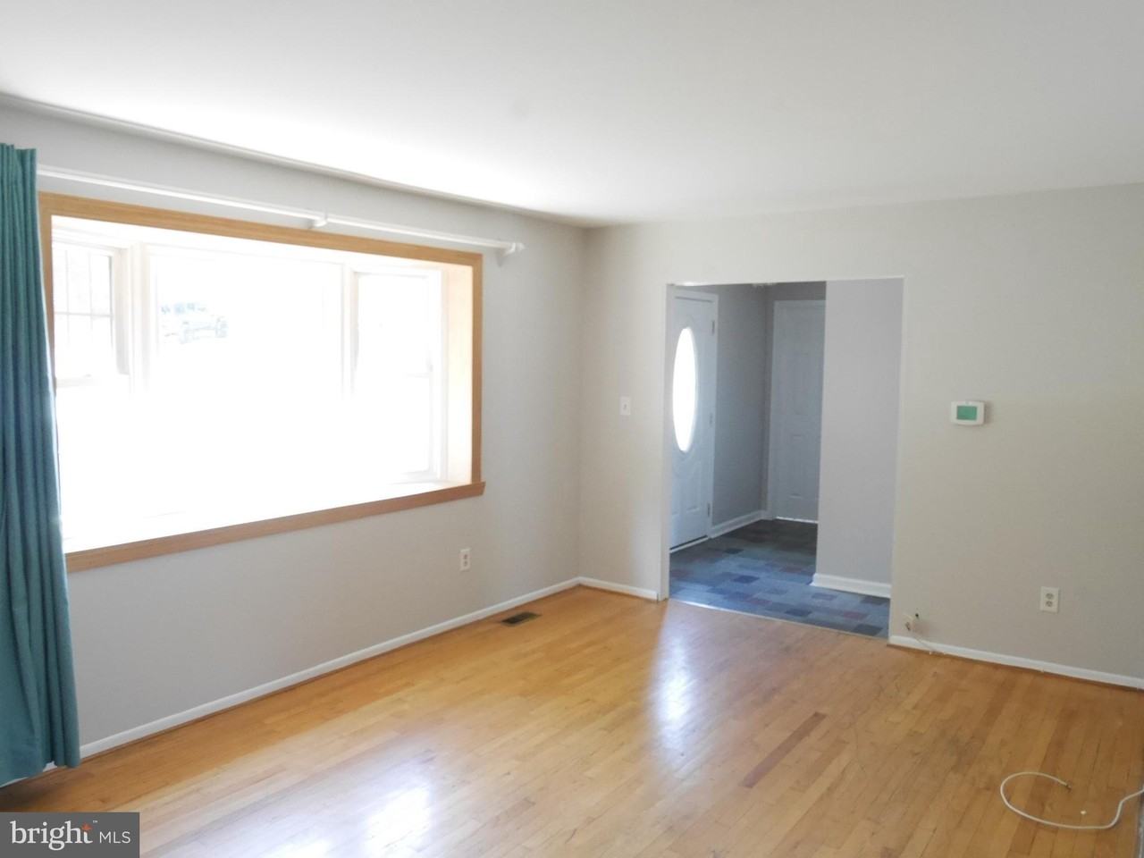 2315 Sandel Ln - Photo 2 of 34