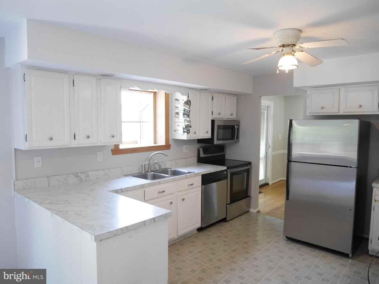 2315 Sandel Ln - Photo 4 of 34