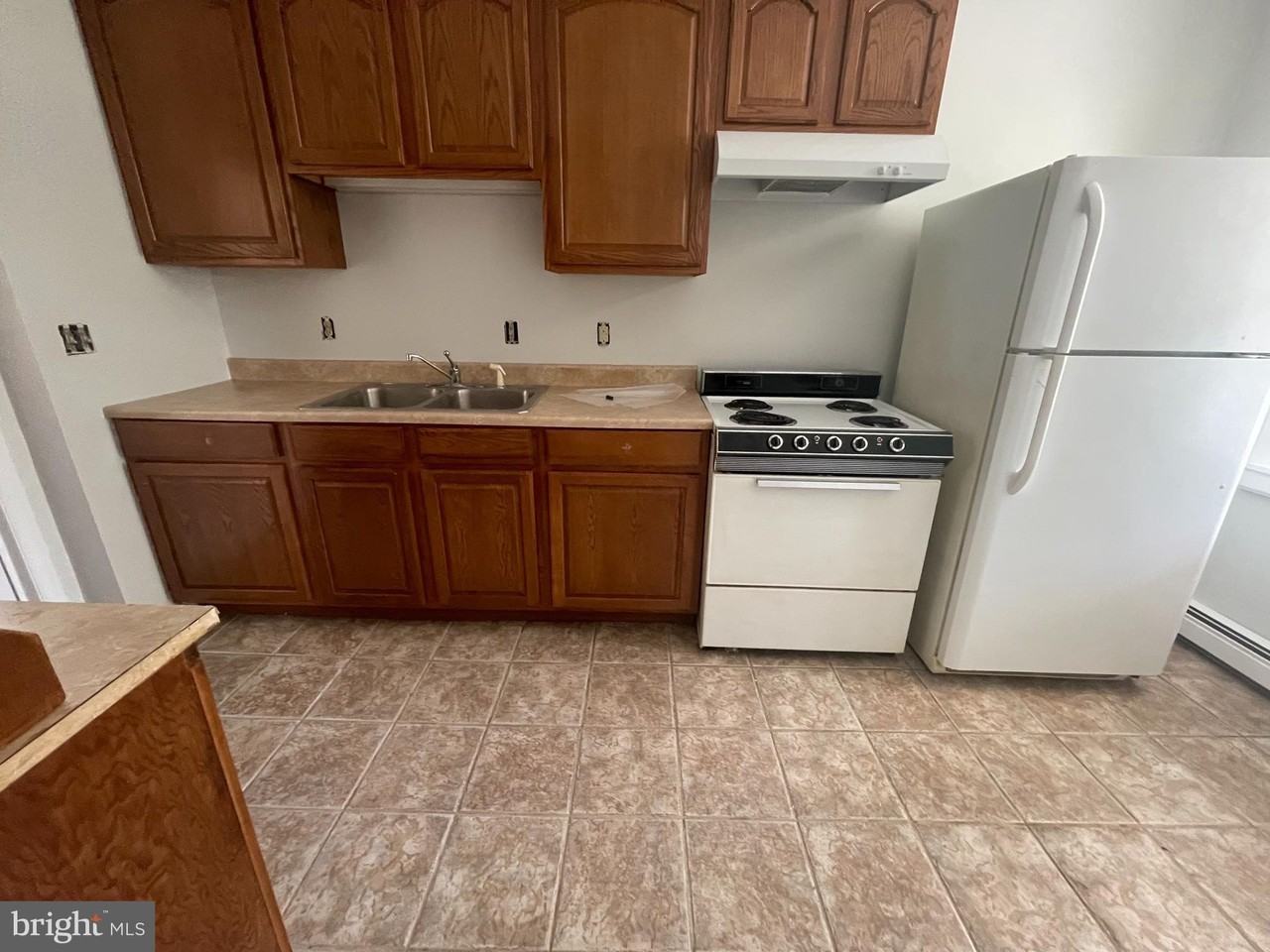 32 Franklin St Apt B - Photo 3 of 14