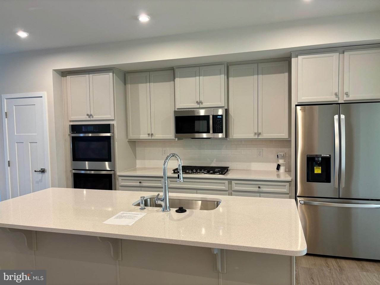 88 Rosemary Way - Photo 7 of 24