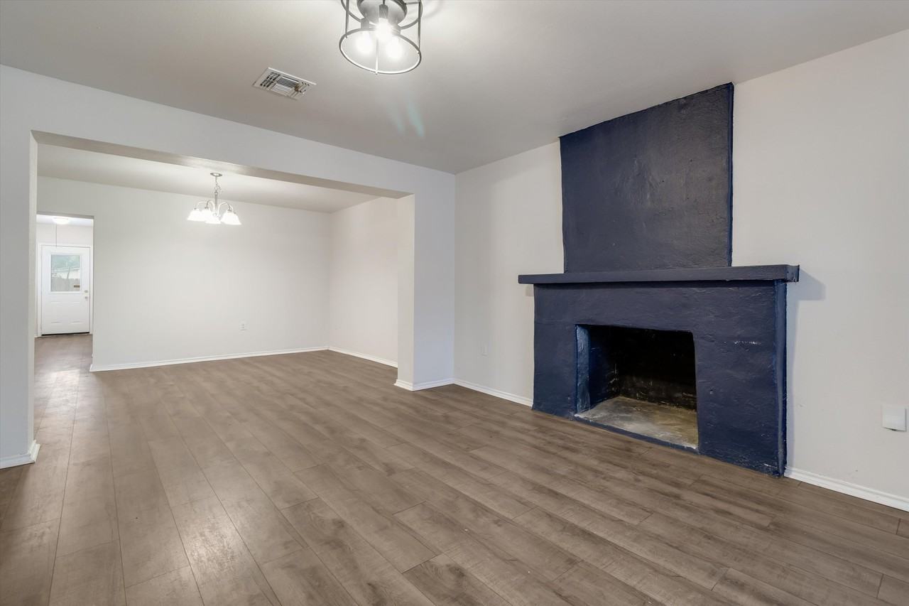 1230 Chalmers Ave #1 - Photo 3 of 10