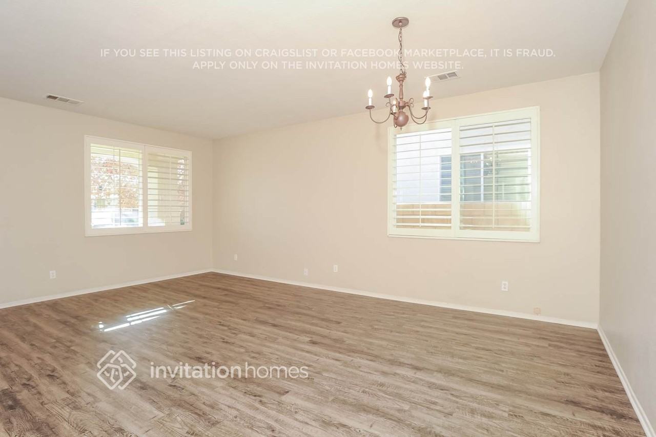 5815 W Avenue J12 - Photo 4 of 17