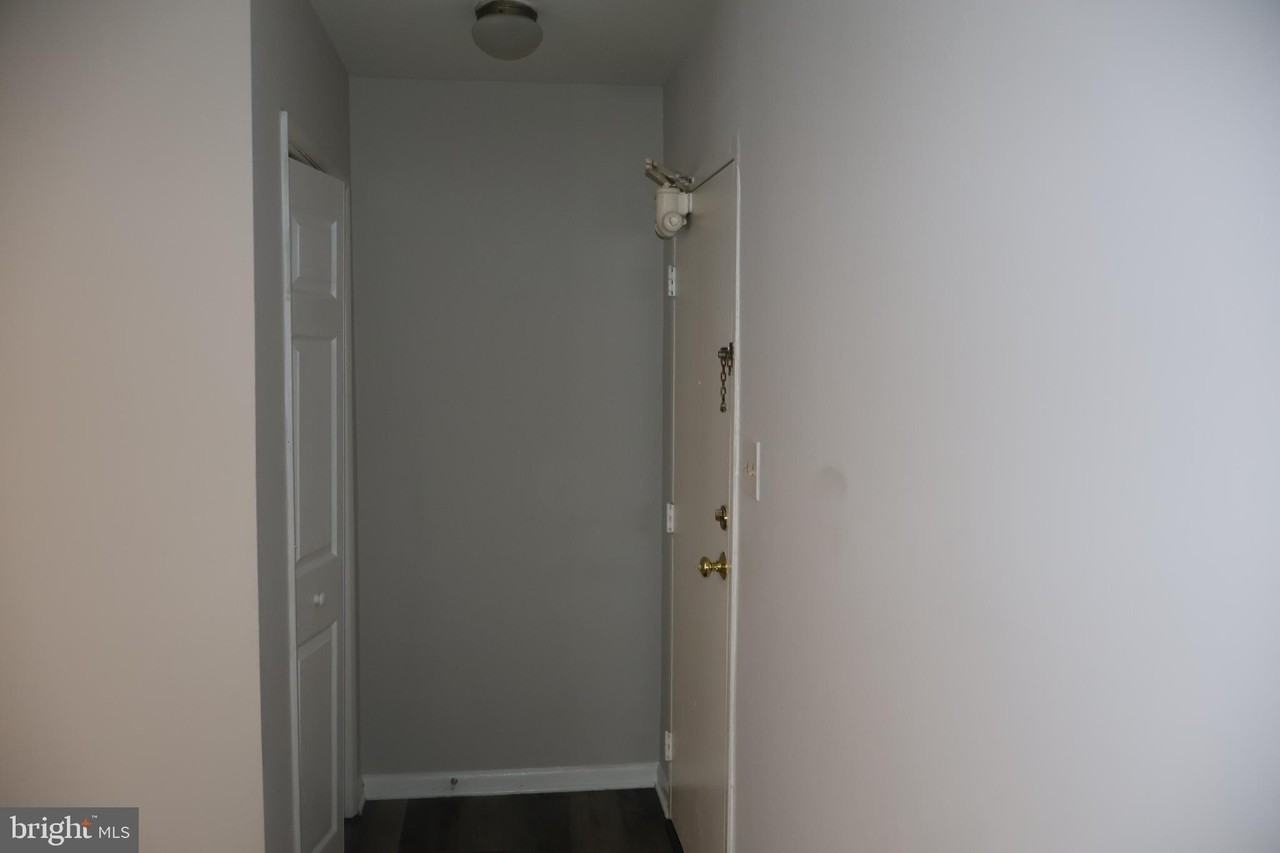 4951 Americana Dr Apt T6 #T6 - Photo 3 of 39