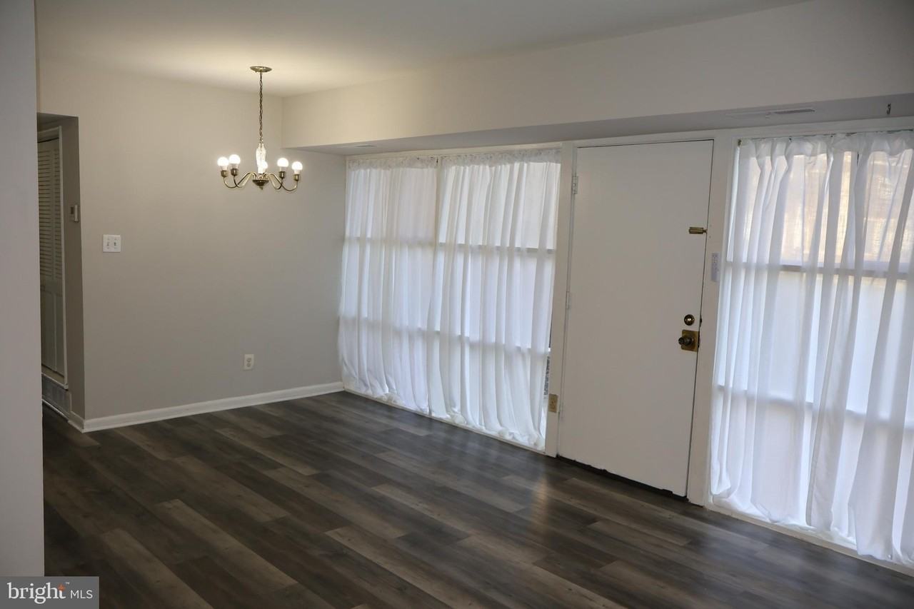 4951 Americana Dr Apt T6 #T6 - Photo 4 of 39