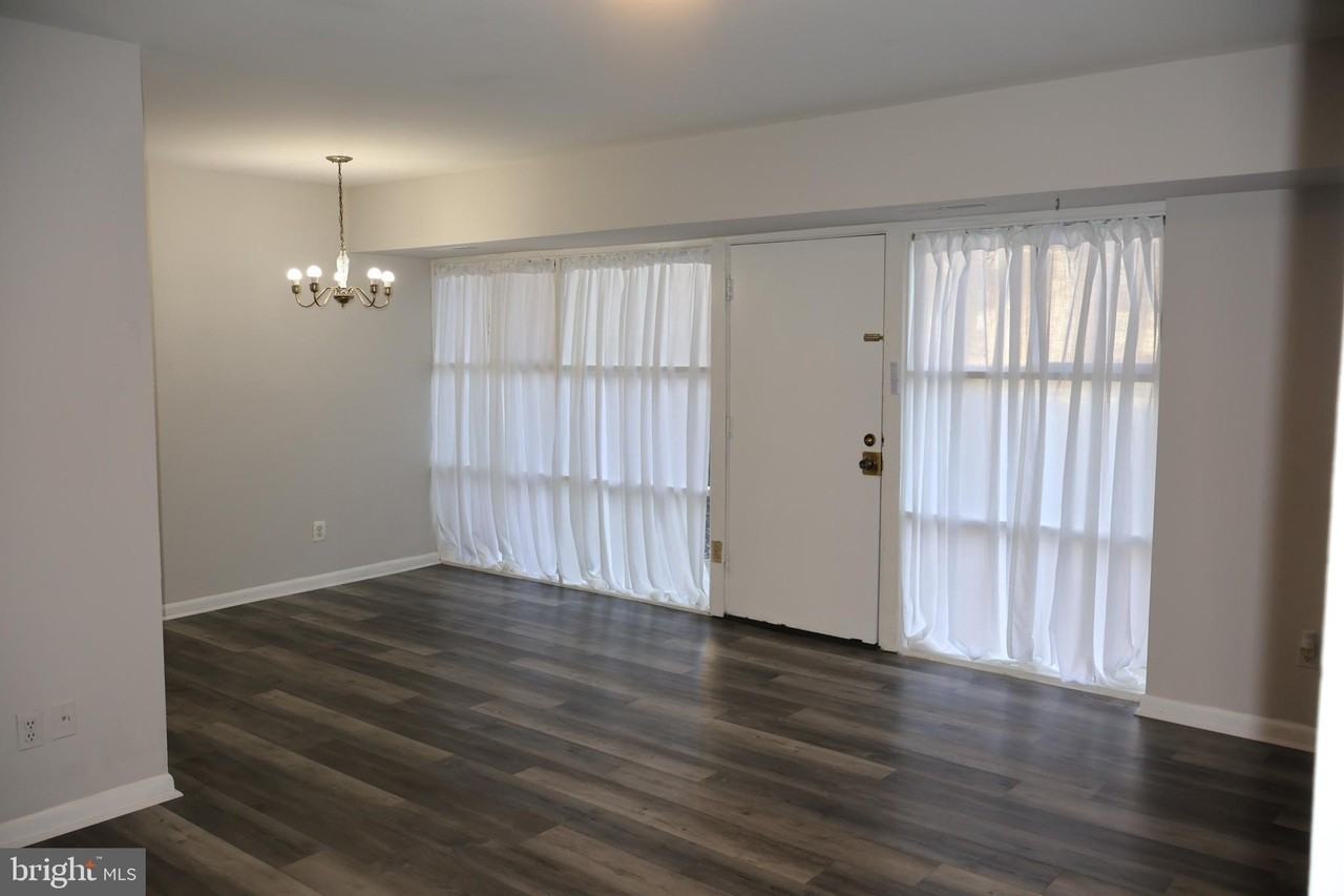 4951 Americana Dr Apt T6 #T6 - Photo 5 of 39