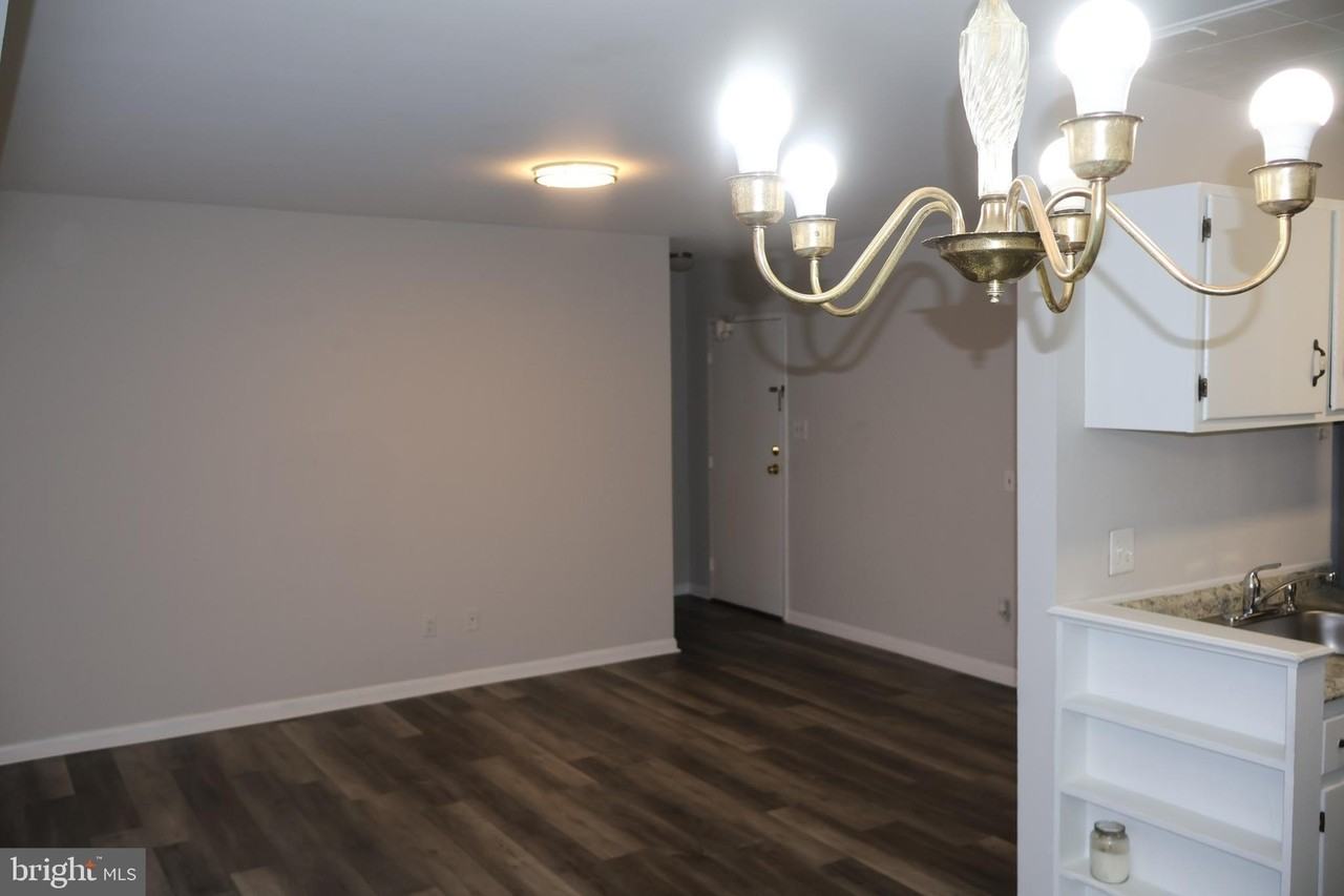 4951 Americana Dr Apt T6 #T6 - Photo 6 of 39