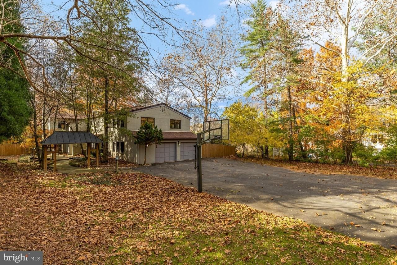 1434 Kirby Rd - Photo 2 of 50