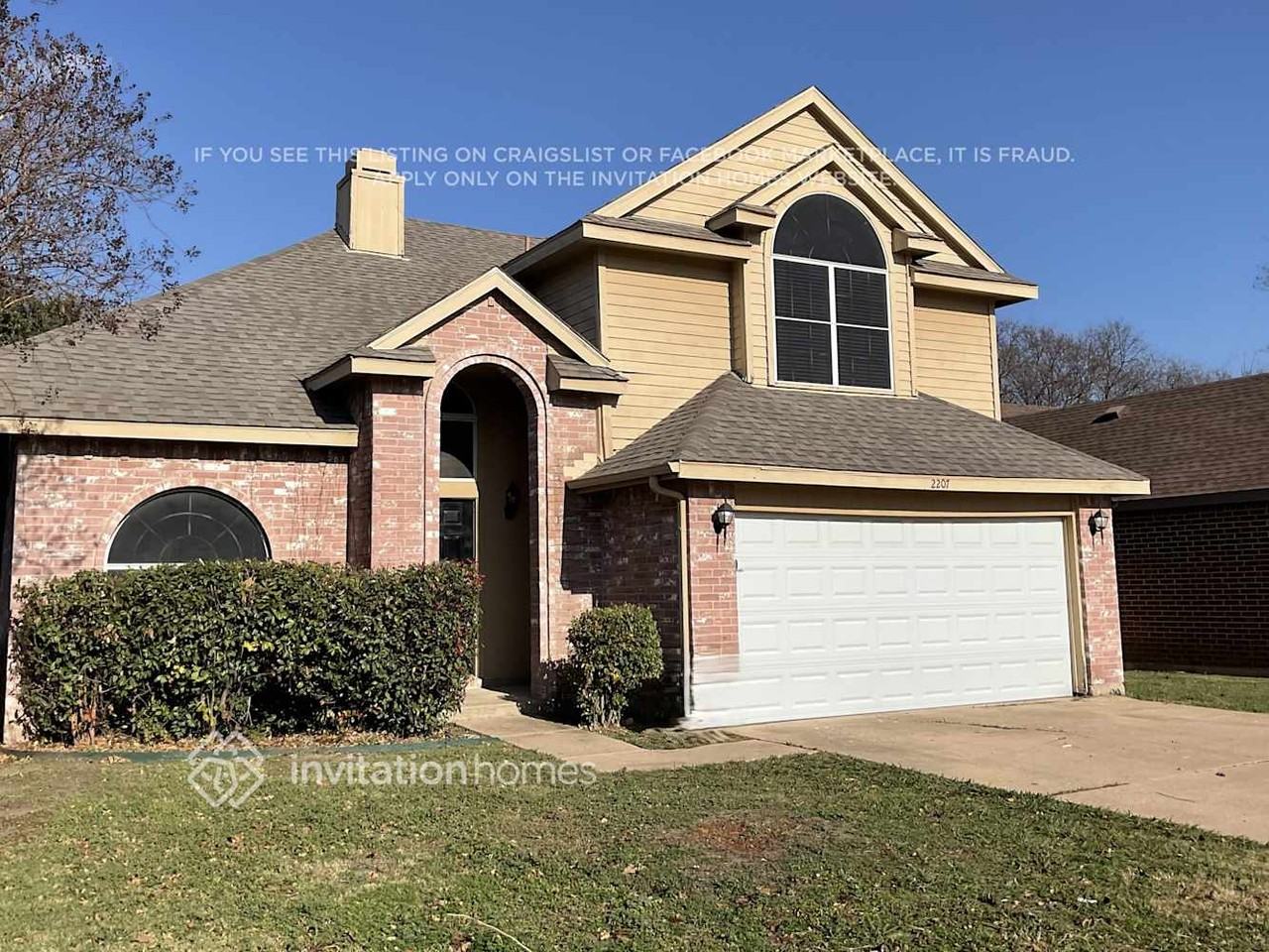 2207 Bennington Dr - Photo 2 of 23